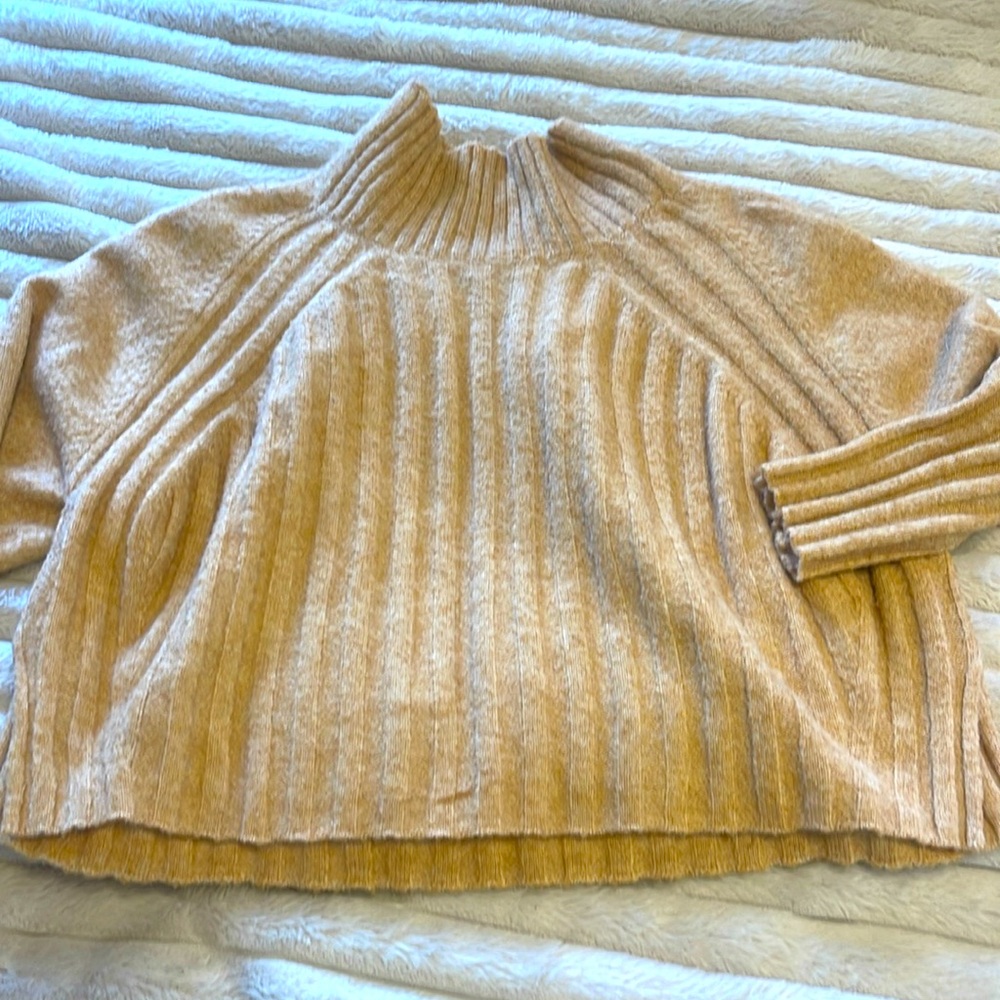 Small crop top